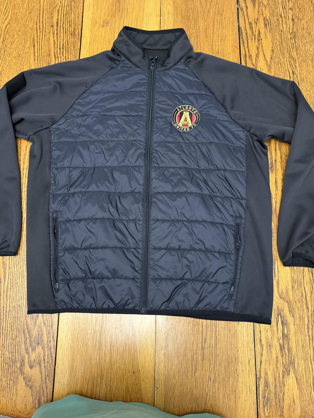 Atlanta United FC Jacket Mens XL MLS Soccer Quilted Full Zip Antigua Patch Badge